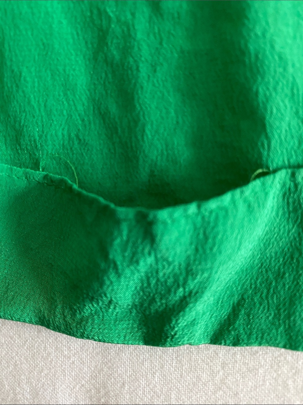 kate spade 100% Silk Kelly Green pleat front blouse 3/4 sleeve Size Medium - Picture 11 of 14